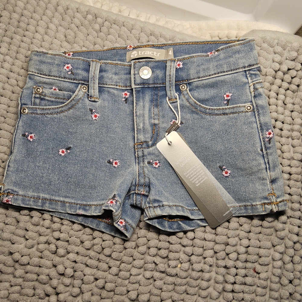 NWOT Size 4T Toddler Tractr Blue Floral Shorts with flowers